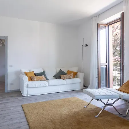 L Lake Apartment