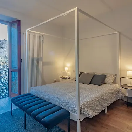 L Lake Como