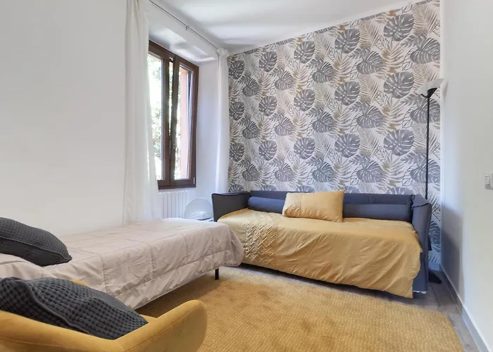 L Apartment *